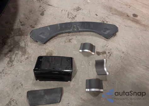 2019 Tesla Model S 100D/Long Range/P100D/Performance из США, поврежденный, VIN 5YJSA1E45KF331927